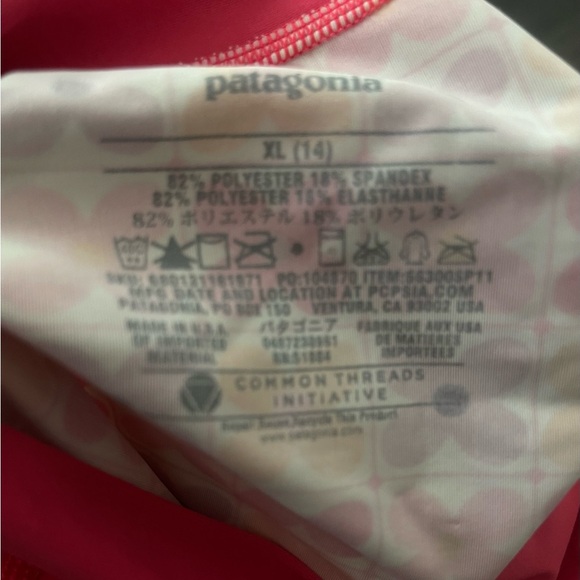 Patagonia Pink and Red Floral Rashguard Swim Top Kids Outdoor Size XL - Picture 3 of 3
